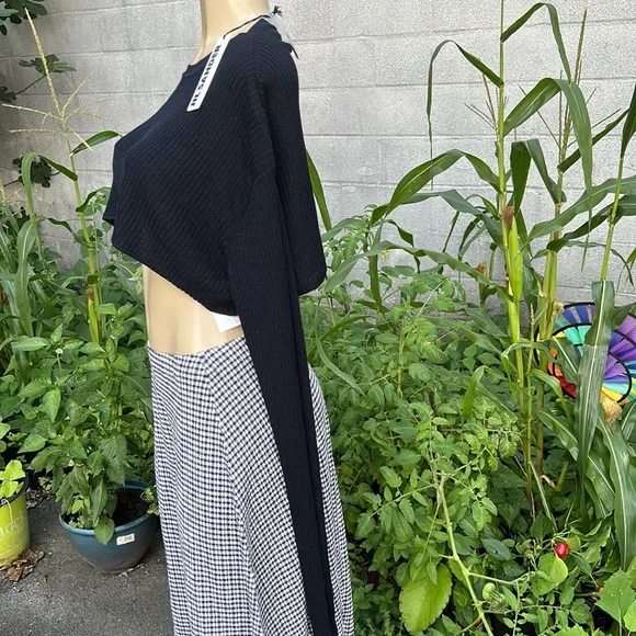 New JIL SANDER. SWEATER CROP LONG SLEEVE NAVY SIZE 38